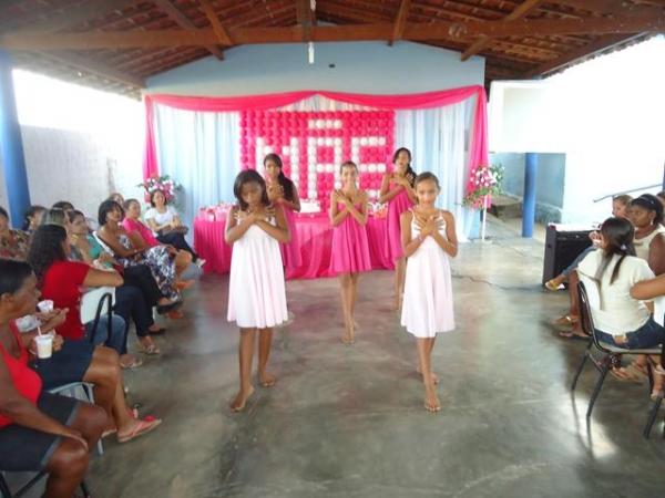 Escola Municipal Santa Catarina realizou Homenagem as Mães - Imagem 48