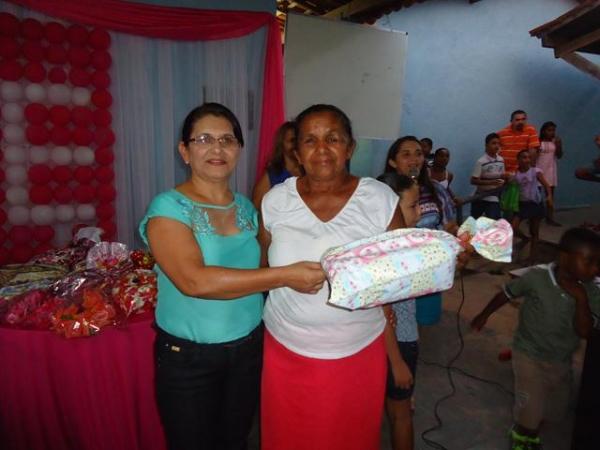 Escola Municipal Santa Catarina realizou Homenagem as Mães - Imagem 21