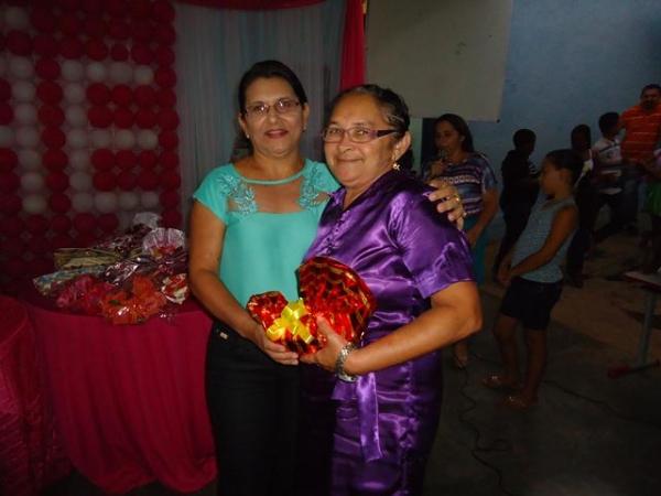 Escola Municipal Santa Catarina realizou Homenagem as Mães - Imagem 19