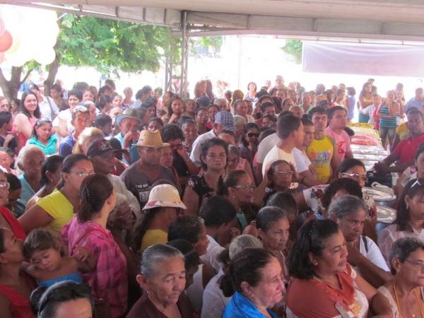 Prefeito Edílson Capote e primeira-dama Edneida Fortes realizaram festa para Mães - Imagem 40