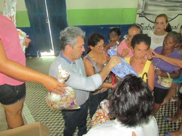 Prefeito Edílson Capote e primeira-dama Edneida Fortes realizaram festa para Mães - Imagem 13