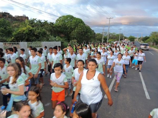 Programa Saúde na Escola - PSE realiza caminhada com alunos - Imagem 36
