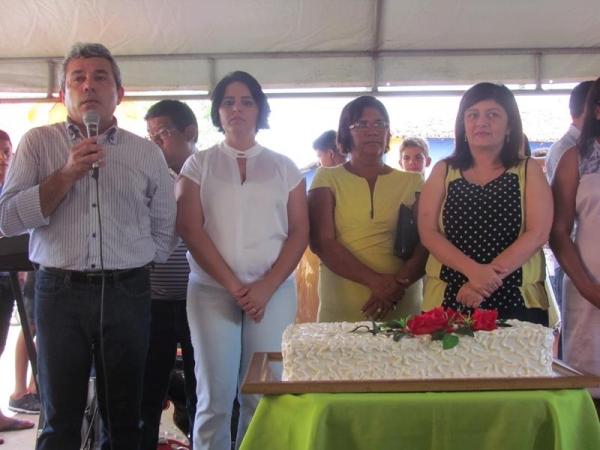 Prefeito Edílson Capote e primeira-dama Edneida Fortes realizaram festa para Mães - Imagem 44