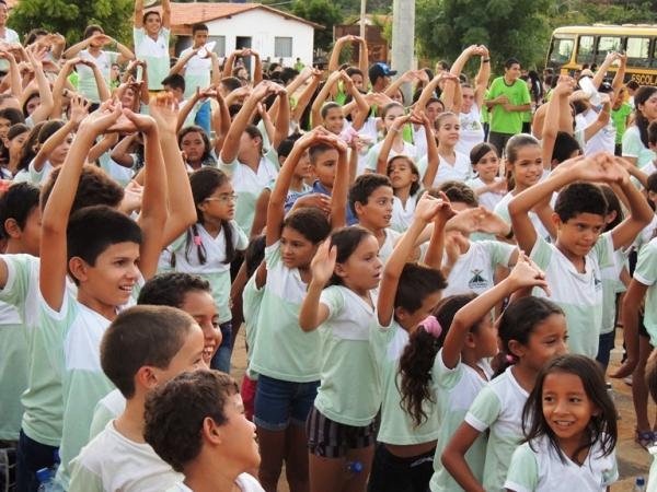 Programa Saúde na Escola - PSE realiza caminhada com alunos - Imagem 19