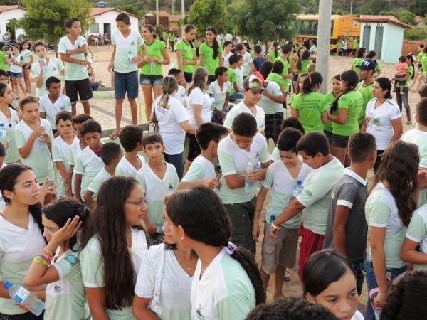 Programa Saúde na Escola - PSE realiza caminhada com alunos - Imagem 10
