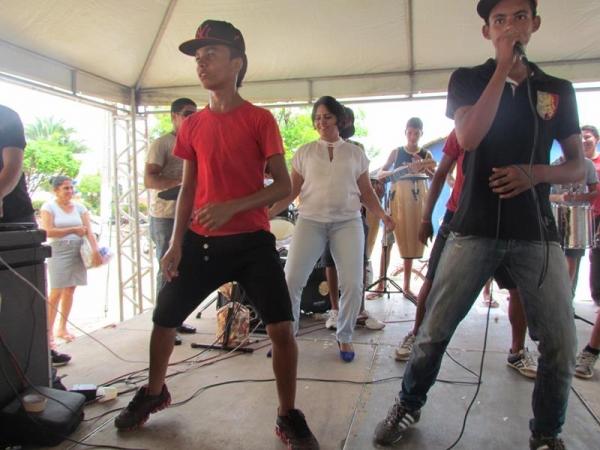 Prefeito Edílson Capote e primeira-dama Edneida Fortes realizaram festa para Mães - Imagem 10