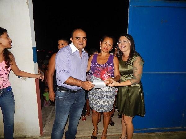 Prefeito e primeira dama recepcionam Mães para a festa  - Imagem 2