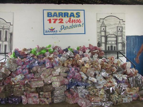 Prefeito Edílson Capote e primeira-dama Edneida Fortes realizaram festa para Mães - Imagem 23