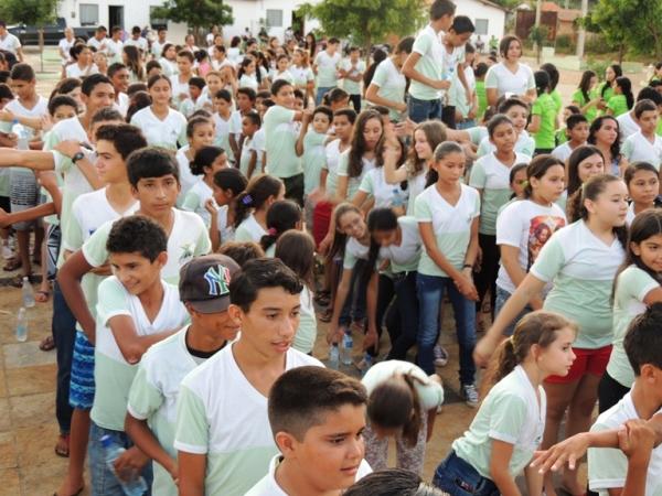 Programa Saúde na Escola - PSE realiza caminhada com alunos - Imagem 16
