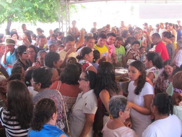 Prefeito Edílson Capote e primeira-dama Edneida Fortes realizaram festa para Mães - Imagem 33