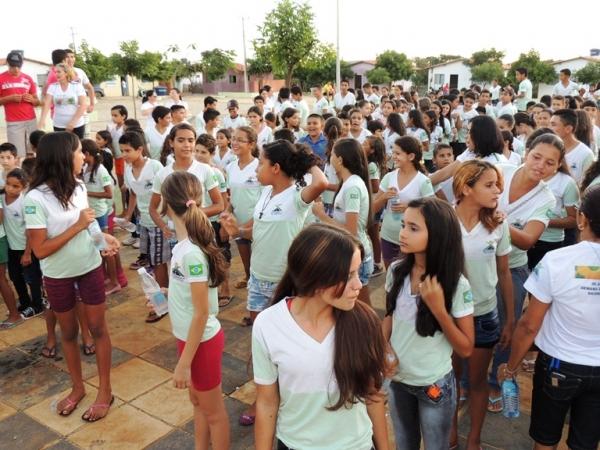 Programa Saúde na Escola - PSE realiza caminhada com alunos - Imagem 12
