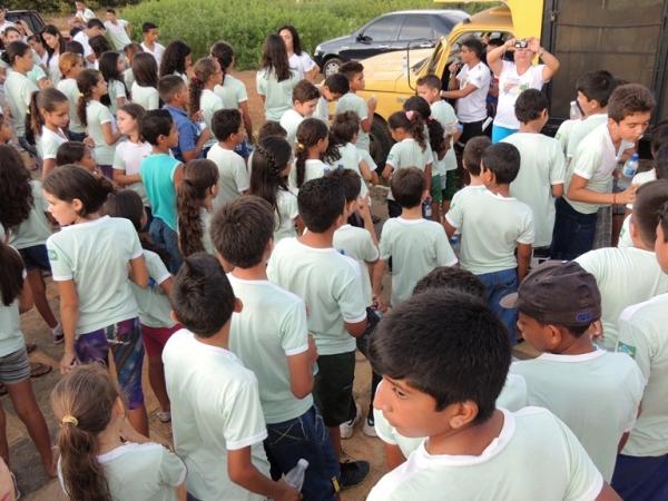 Programa Saúde na Escola - PSE realiza caminhada com alunos - Imagem 9
