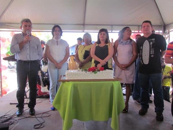 Prefeito Edílson Capote e primeira-dama Edneida Fortes realizaram festa para Mães - Imagem 43