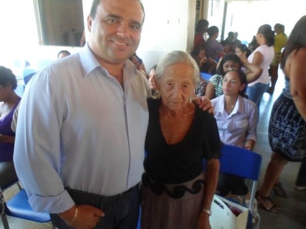 Prefeito Walfredo Filho participa de homenagens as mães nas escolas municipais - Imagem 1