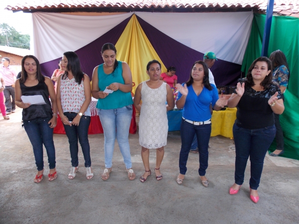 Escola Adelaide Magalhães realiza café da Manhã em homenagem as Mães - Imagem 8