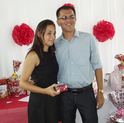 Prefeita Paula Araujo homenageou as mães brasileirenses com uma bela festa - Imagem 4