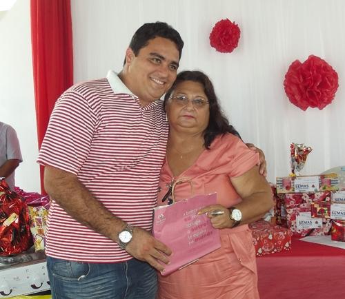 Prefeita Paula Araujo homenageou as mães brasileirenses com uma bela festa - Imagem 109