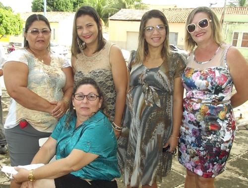 Prefeita Paula Araujo homenageou as mães brasileirenses com uma bela festa - Imagem 54