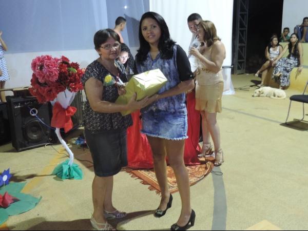 A prefeitura de Barra D’Alcântara em parceria com a Secretaria de Educação promoveu uma festa em comemoração ao dia das mães. - Imagem 7