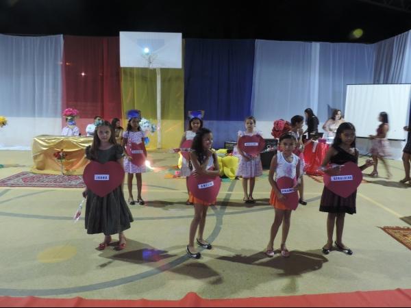 A prefeitura de Barra D’Alcântara em parceria com a Secretaria de Educação promoveu uma festa em comemoração ao dia das mães. - Imagem 23