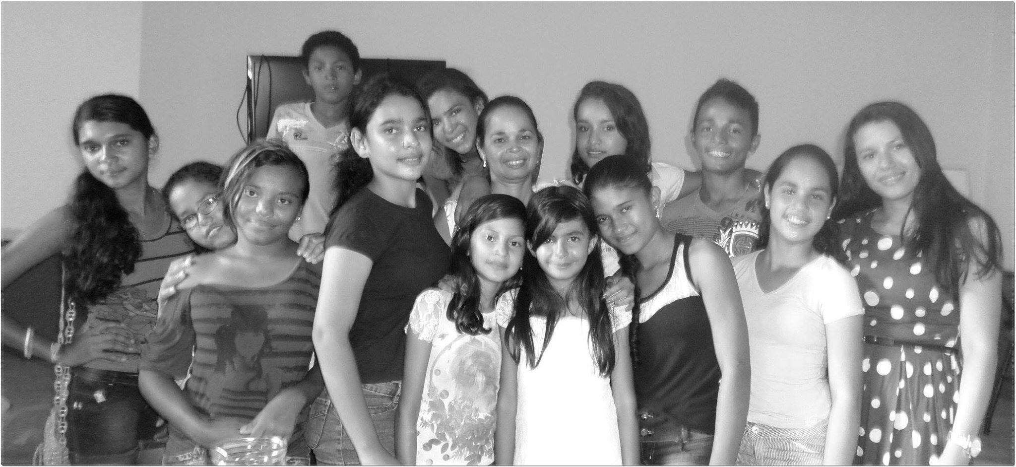 Professora realiza aula de conhecimento com Médica Cubana