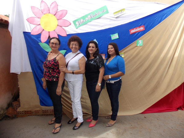 Escola Adelaide Magalhães realiza café da Manhã em homenagem as Mães - Imagem 2