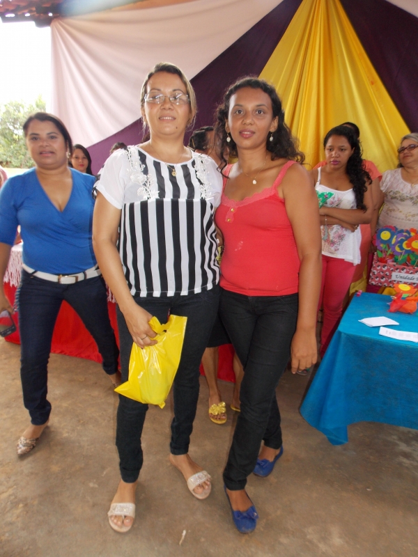 Escola Adelaide Magalhães realiza café da Manhã em homenagem as Mães - Imagem 28