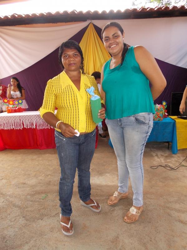 Escola Adelaide Magalhães realiza café da Manhã em homenagem as Mães - Imagem 17