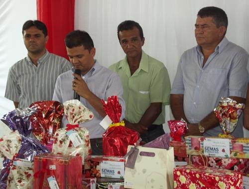 Prefeita Paula Araujo homenageou as mães brasileirenses com uma bela festa - Imagem 78