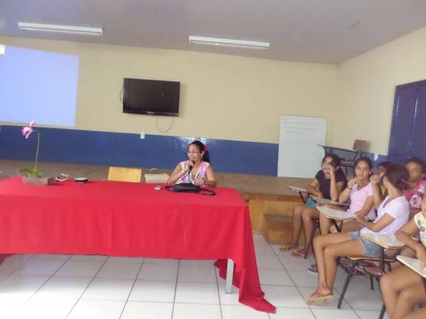 Professora realiza aula de conhecimento com Médica Cubana - Imagem 6