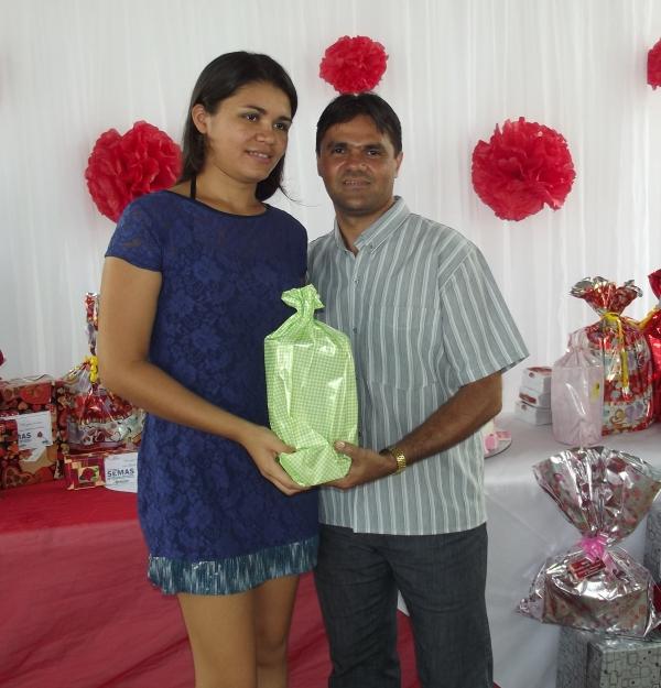 Prefeita Paula Araujo homenageou as mães brasileirenses com uma bela festa - Imagem 3