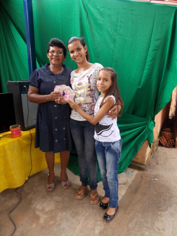 Escola Adelaide Magalhães realiza café da Manhã em homenagem as Mães - Imagem 26