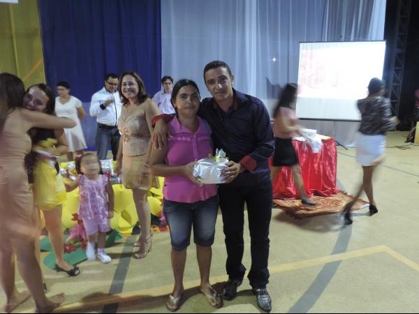 A prefeitura de Barra D’Alcântara em parceria com a Secretaria de Educação promoveu uma festa em comemoração ao dia das mães. - Imagem 33