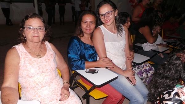 Prefeitura de Pimenteiras faz festa para as mães - Imagem 20