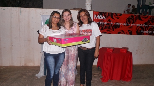 Prefeitura de Pimenteiras faz festa para as mães - Imagem 7