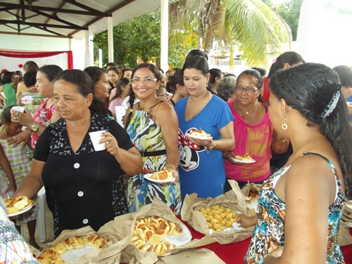 Prefeita Paula Araujo homenageou as mães brasileirenses com uma bela festa - Imagem 91