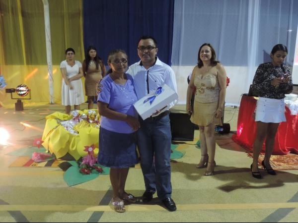 A prefeitura de Barra D’Alcântara em parceria com a Secretaria de Educação promoveu uma festa em comemoração ao dia das mães. - Imagem 29