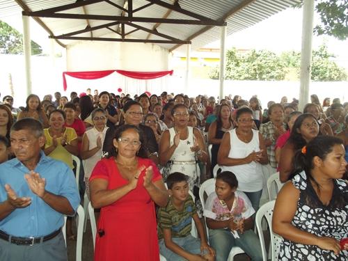 Prefeita Paula Araujo homenageou as mães brasileirenses com uma bela festa - Imagem 85