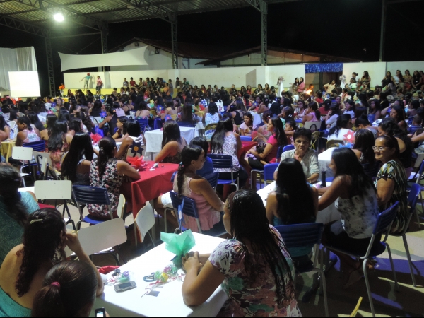 A prefeitura de Barra D’Alcântara em parceria com a Secretaria de Educação promoveu uma festa em comemoração ao dia das mães. - Imagem 35