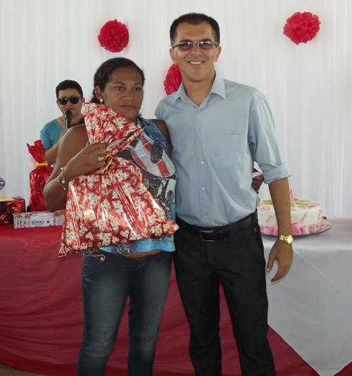 Prefeita Paula Araujo homenageou as mães brasileirenses com uma bela festa - Imagem 27