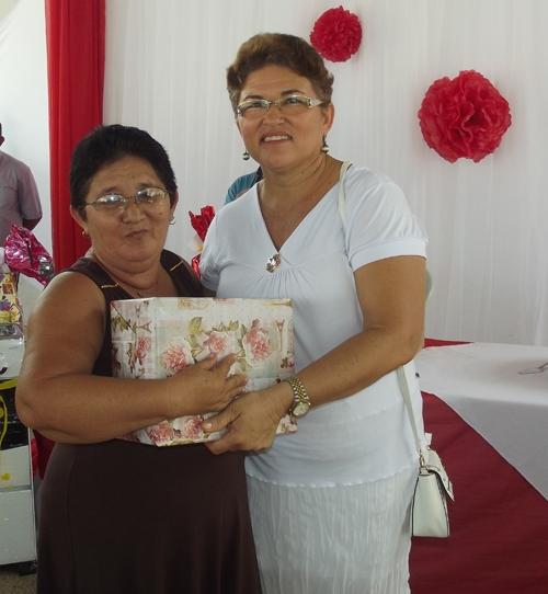 Prefeita Paula Araujo homenageou as mães brasileirenses com uma bela festa - Imagem 19