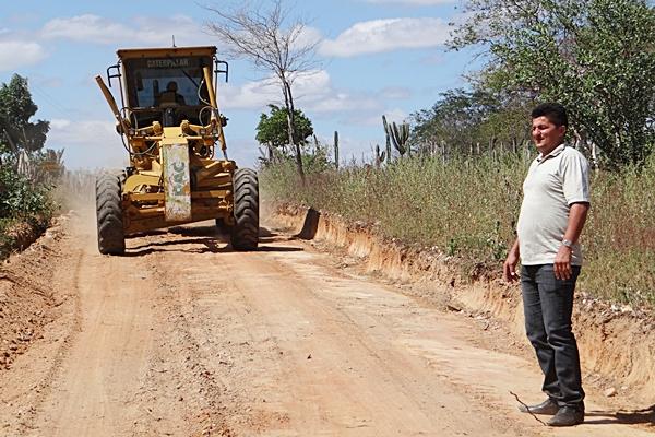 Prefeitura de Acauã srealiza a manutenção das estradas vicinais do município