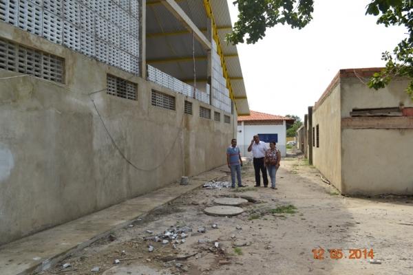Prefeito Zé Resende visita obras acompanhado de vereadores - Imagem 32