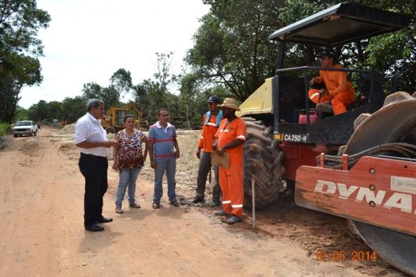 Prefeito Zé Resende visita obras acompanhado de vereadores - Imagem 15