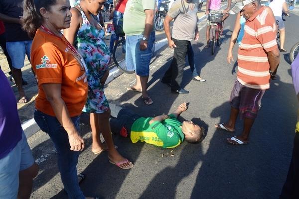 Colisão deixa duas pessoas feridas gravemente - Imagem 2
