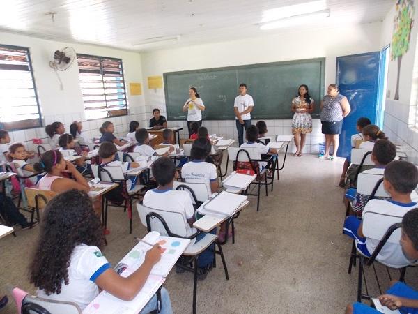 U.E. João Antonio de Miranda recebe a equipe de palestrantes e a Assistente Social do NASF - Imagem 3