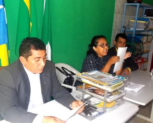 Prefeita Gadocha prestigia  reunião da Câmara de vereadores em Canavieira  - Imagem 13