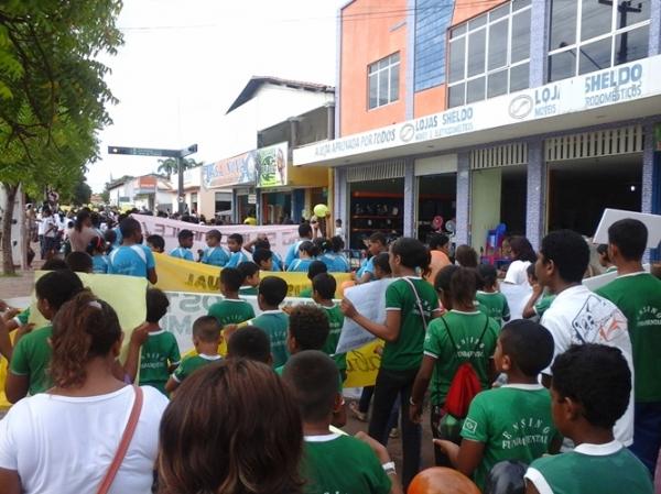 Caminhada reúne sociedade contra exploração sexual a crianças e adolescentes - Imagem 7