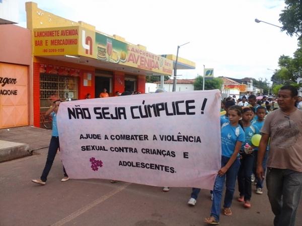 Caminhada reúne sociedade contra exploração sexual a crianças e adolescentes - Imagem 4