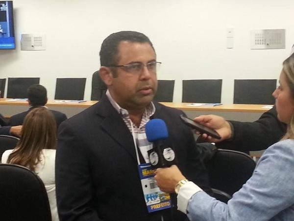 Prefeito de Santo Inácio participa da XVII marcha de prefeitos a Brasília  - Imagem 1